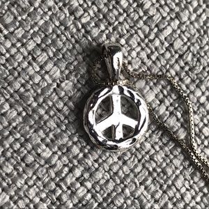 Sterling silver peace sign necklace!